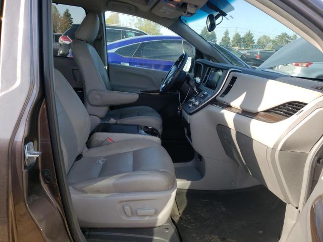 Photo 7 from auction – 2017 TOYOTA SIENNA XLE with VIN 5TDYZ3DC3HS780079