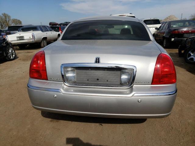 Photo 6 from auction – 2004 LINCOLN TOWN CAR E with VIN 1LNHM81W04Y627079