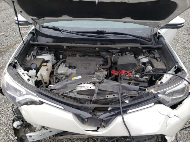 Photo 12 from auction – 2017 TOYOTA RAV4 LIMIT with VIN 2T3DFREV2HW677809