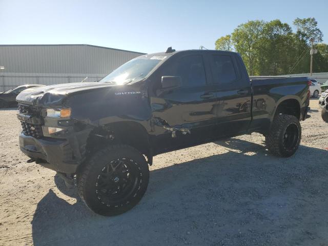 CHEVROLET SILVERADO 2019 with VIN 1GCRWBEH5KZ402126 - Photo from auction