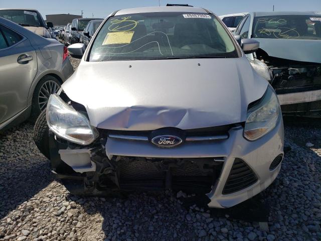 Foto 5 de la subasta – 2014 FORD FOCUS SE con VIN 1FADP3K28EL362974