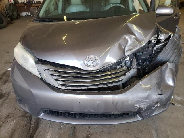 Photo 12 from auction – 2011 TOYOTA SIENNA XLE with VIN 5TDYK3DC8BS068145