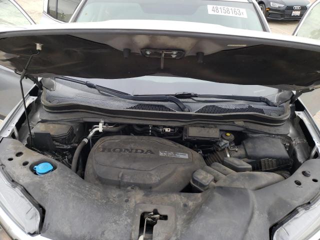 Photo 11 from auction – 2017 HONDA RIDGELINE with VIN 5FPYK2F21HB005830