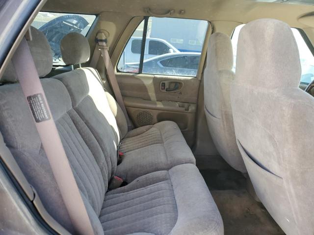 Photo 10 from auction – 1998 CHEVROLET BLAZER with VIN 1GNDT13W6W2114605