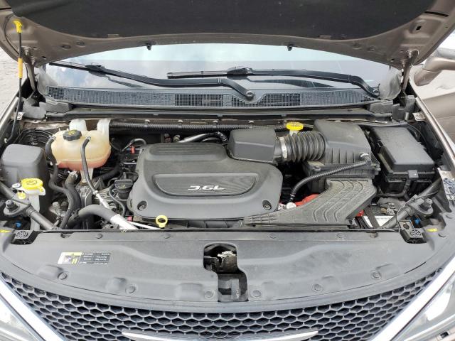 Photo 12 from auction – 2017 CHRYSLER PACIFICA L with VIN 2C4RC1GGXHR655971