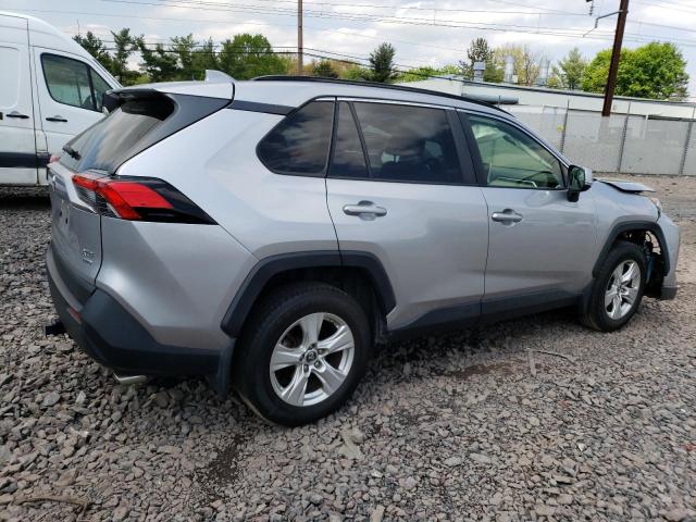 Photo 3 from auction – 2019 TOYOTA RAV4 XLE with VIN JTMP1RFV9KJ002118