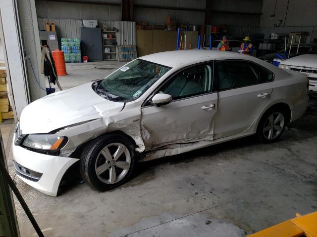VOLKSWAGEN PASSAT S 2015 with VIN 1VWAS7A32FC112576 - Photo from auction