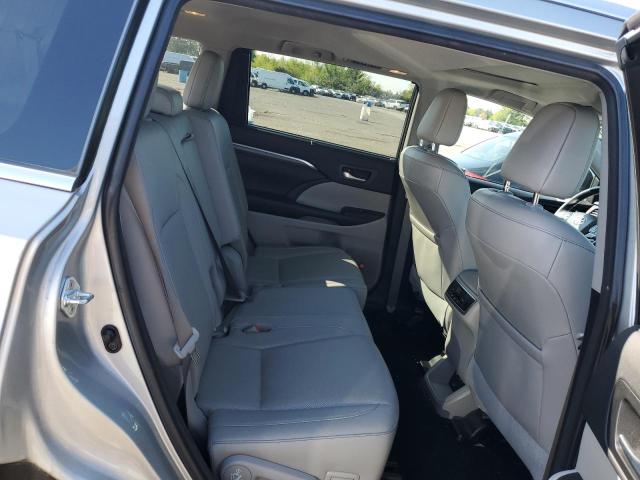 Photo 10 from auction – 2017 TOYOTA HIGHLANDER with VIN 5TDDZRFH7HS367396
