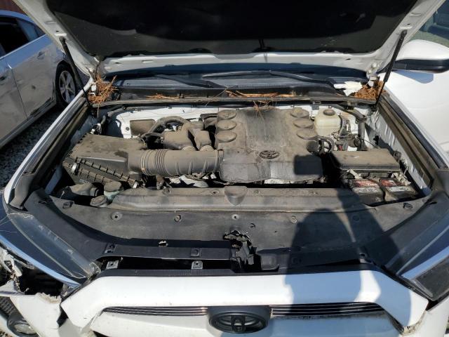 Photo 11 from auction – 2017 TOYOTA 4RUNNER SR with VIN JTEBU5JR2H5467969