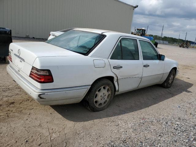 Photo 3 from auction – 1995 MERCEDES-BENZ E 320 BASE with VIN WDBEA32E5SC272461