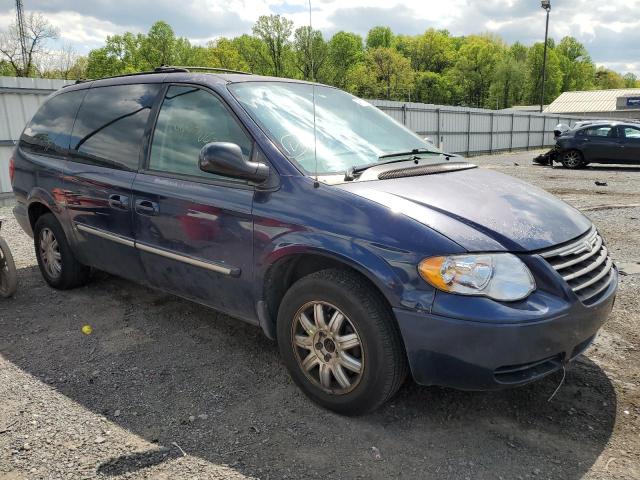 Photo 4 from auction – 2005 CHRYSLER TOWN & COU with VIN 2C8GP54L75R211476