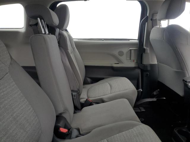 Photo 11 from auction – 2021 TOYOTA SIENNA LE with VIN 5TDKRKEC2MS044467