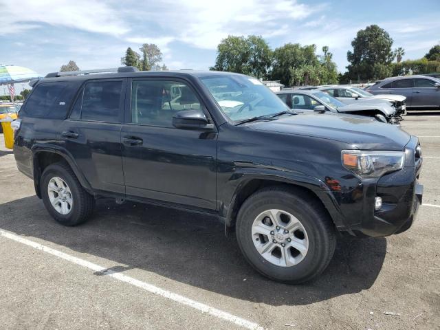Photo 4 from auction – 2022 TOYOTA 4RUNNER SR with VIN JTEEU5JR7N5254685