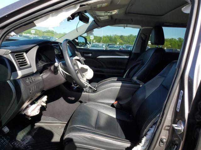 Photo 7 from auction – 2018 TOYOTA HIGHLANDER with VIN 5TDKZRFH5JS280433