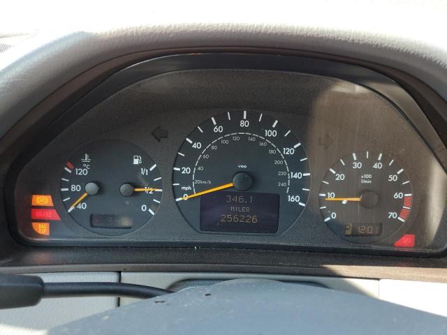 Photo 9 from auction – 2001 MERCEDES-BENZ E 320 with VIN WDBJF65J41B364613