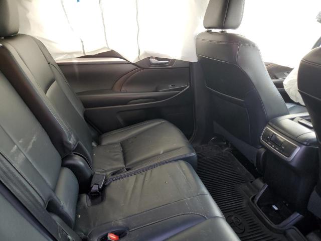 Photo 11 from auction – 2018 TOYOTA HIGHLANDER with VIN 5TDJZRFHXJS541907