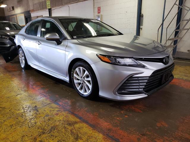 Photo 4 from auction – 2022 TOYOTA CAMRY LE with VIN 4T1C11AK2NU708830
