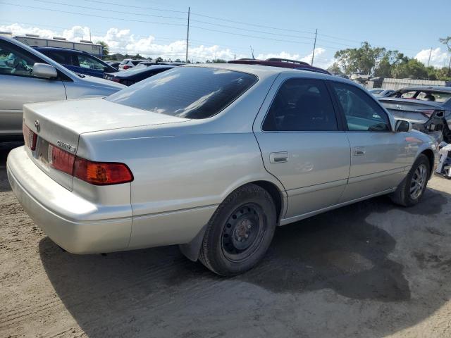 Photo 3 from auction – 2001 TOYOTA CAMRY CE with VIN 4T1BG22K31U033790