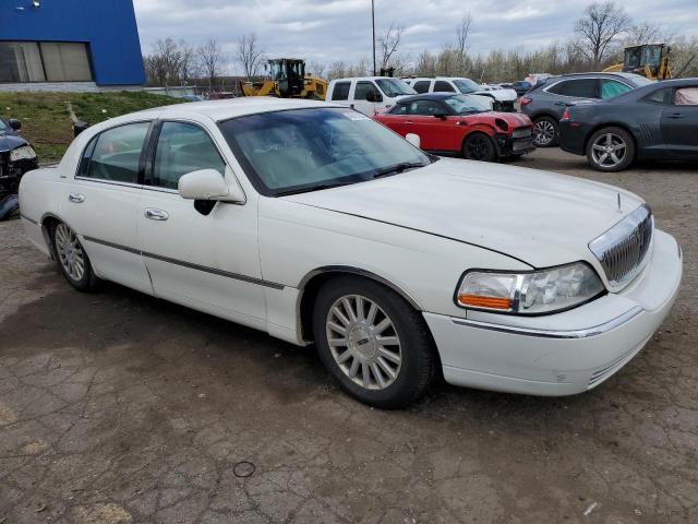 Photo 4 from auction – 2003 LINCOLN TOWN CAR E with VIN 1LNHM81W03Y685000