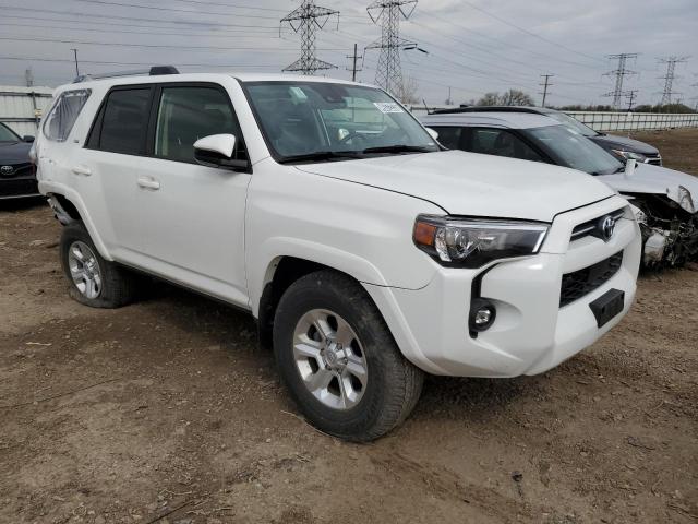 Photo 4 from auction – 2022 TOYOTA 4RUNNER SR with VIN JTEEU5JRXN5253241