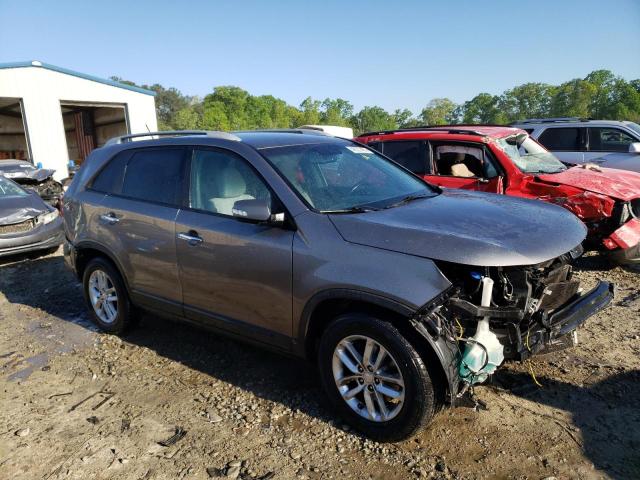 Photo 4 from auction – 2015 KIA SORENTO LX with VIN 5XYKT4A64FG573545