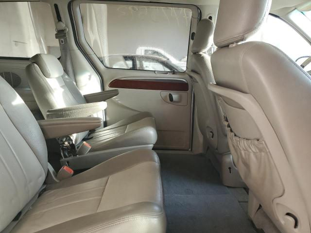 Photo 11 from auction – 2006 CHRYSLER TOWN & COU with VIN 2A4GP54L76R688082