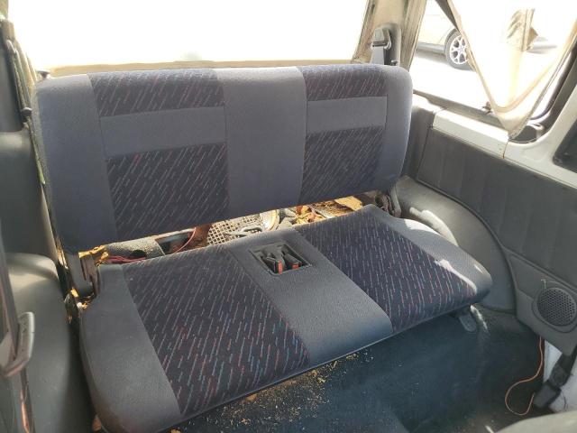 Photo 10 from auction – 1995 GEO TRACKER with VIN 2CNBJ1862S6953724