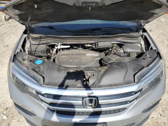 Photo 11 from auction – 2017 HONDA PILOT TOUR with VIN 5FNYF6H93HB093942