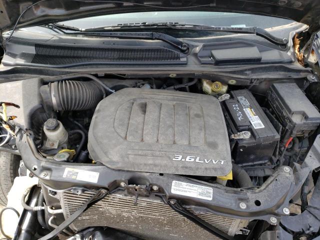Photo 12 from auction – 2016 CHRYSLER TOWN & COU with VIN 2C4RC1BG8GR305406