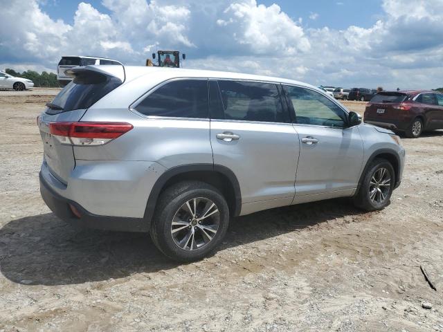 Photo 3 from auction – 2017 TOYOTA HIGHLANDER with VIN 5TDZARFH2HS025125