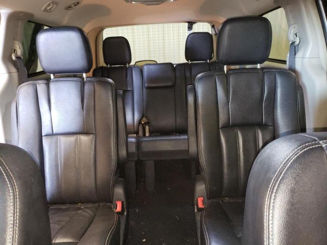Photo 10 from auction – 2016 CHRYSLER TOWN & COU with VIN 2C4RC1BGXGR205162