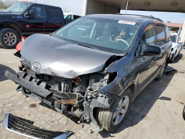 TOYOTA SIENNA LE 2012 z numerem VIN 5TDKK3DC9CS215936 - Zdjęcie z aukcji