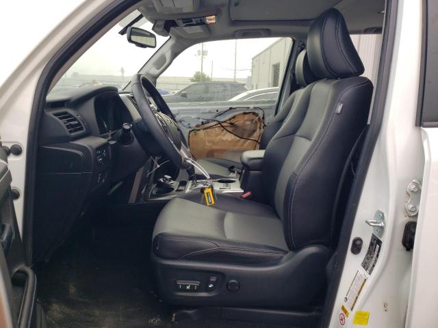 Photo 7 from auction – 2017 TOYOTA 4RUNNER SR with VIN JTEBU5JR4H5457511