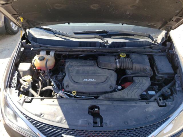 Photo 12 from auction – 2017 CHRYSLER PACIFICA T with VIN 2C4RC1EG4HR660151