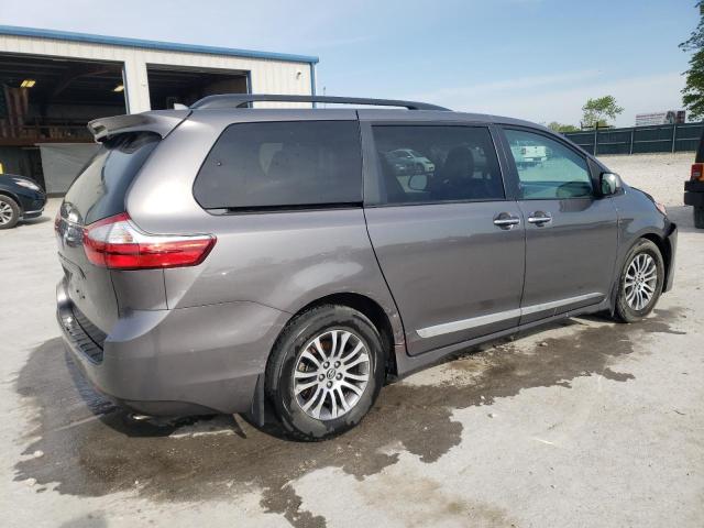 Photo 3 from auction – 2018 TOYOTA SIENNA XLE with VIN 5TDYZ3DC3JS917432