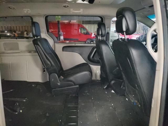 Photo 10 from auction – 2016 CHRYSLER TOWN & COU with VIN 2C4RC1BG7GR159273