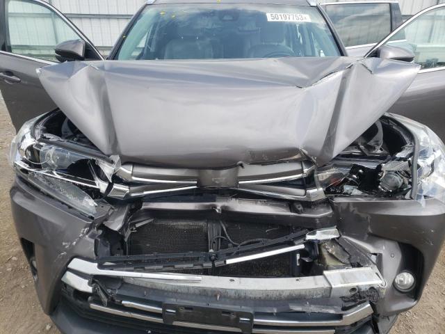 Photo 11 from auction – 2017 TOYOTA HIGHLANDER with VIN 5TDDZRFH2HS452081