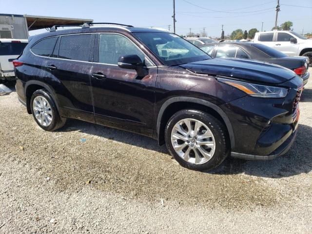 Photo 4 from auction – 2022 TOYOTA HIGHLANDER with VIN 5TDYZRAH6NS118463