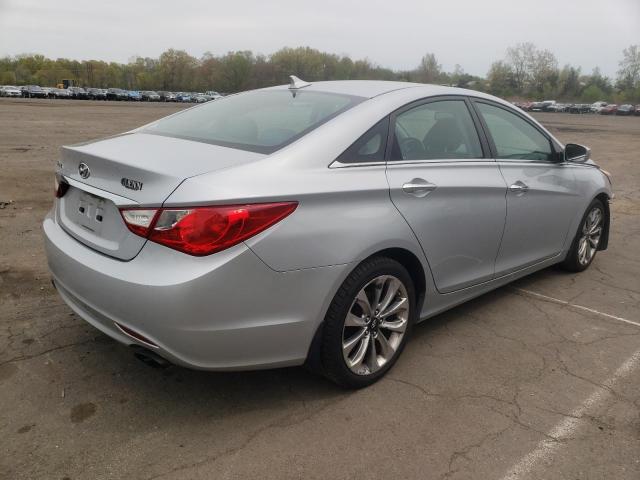 Photo 3 from auction – 2011 HYUNDAI SONATA SE with VIN 5NPEC4AC7BH135060