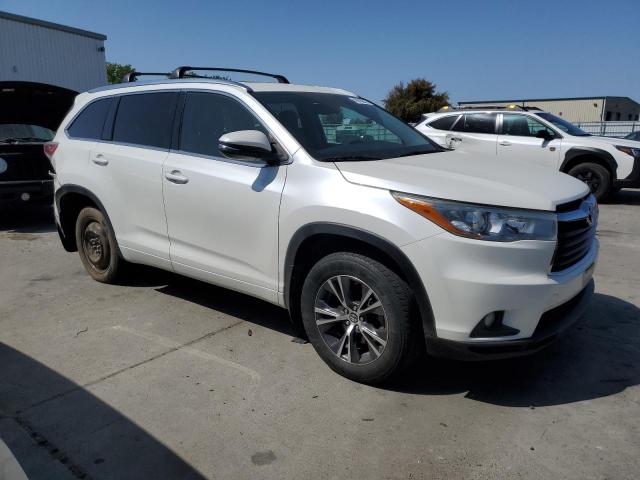 Photo 4 from auction – 2016 TOYOTA HIGHLANDER with VIN 5TDJKRFH5GS318302