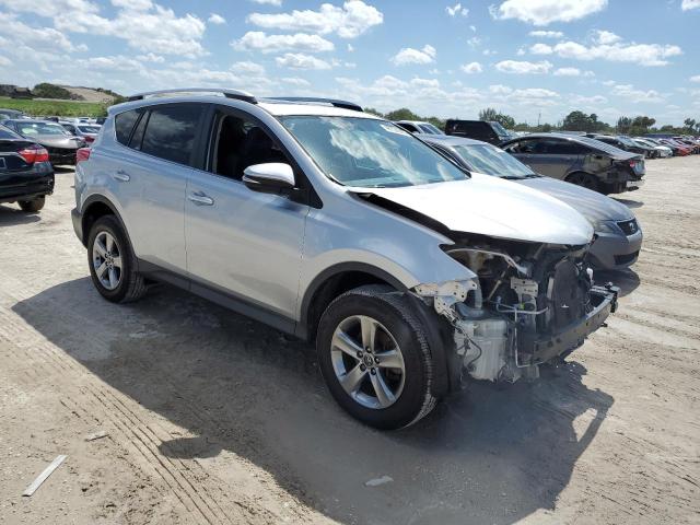 Photo 4 from auction – 2015 TOYOTA RAV4 XLE with VIN JTMWFREV9FD069787