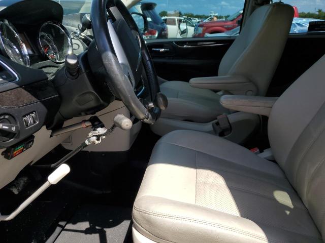Photo 7 from auction – 2016 CHRYSLER TOWN & COU with VIN 2C4RC1CG6GR166827