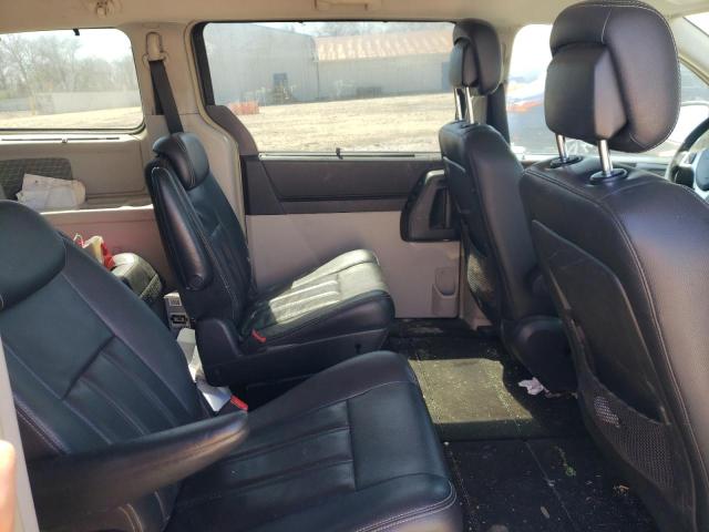 Photo 11 from auction – 2010 CHRYSLER TOWN & COU with VIN 2A4RR8DX8AR394982