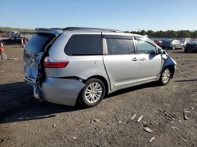 Photo 3 from auction – 2017 TOYOTA SIENNA XLE with VIN 5TDYZ3DC2HS789937
