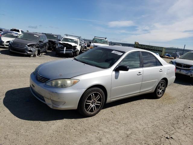 TOYOTA CAMRY LE 2005 with VIN 4T1BE32KX5U043976 - Photo from auction