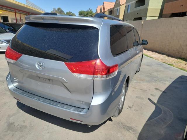 Photo 4 from auction – 2013 TOYOTA SIENNA LE with VIN 5TDKK3DC9DS361884