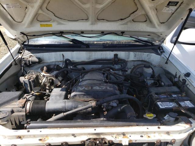 Photo 12 from auction – 2001 TOYOTA SEQUOIA with VIN 5TDBT44A51S052099