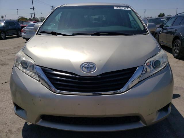Photo 5 from auction – 2017 TOYOTA SIENNA LE with VIN 5TDKZ3DC5HS890220