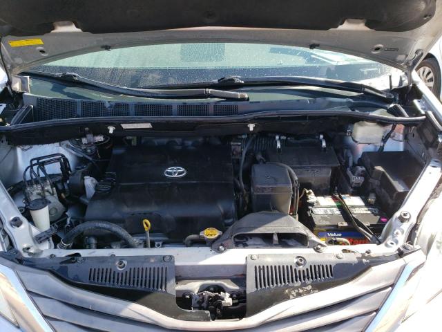 Photo 11 from auction – 2011 TOYOTA SIENNA XLE with VIN 5TDYK3DCXBS055378