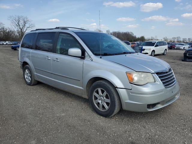 Photo 4 from auction – 2010 CHRYSLER TOWN & COU with VIN 2A4RR8DX9AR495979